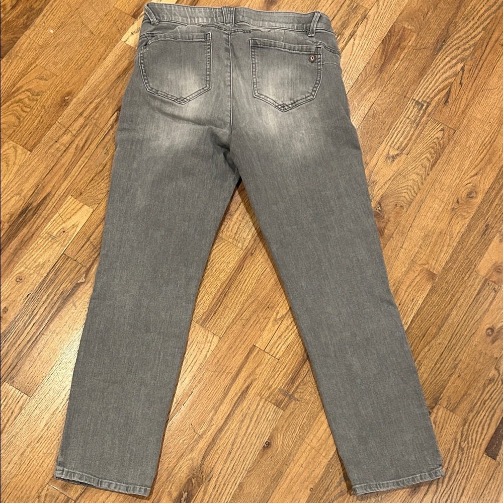 Democracy Women's Straight Leg Jeans in Gray - Picture 4 of 6